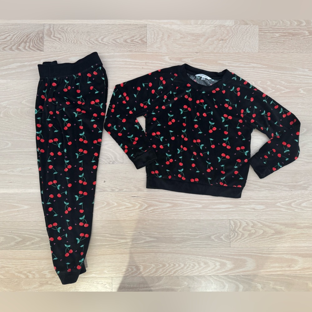 Honeydew USA Black Cherry Kids Pajama Set size 10, so soft!